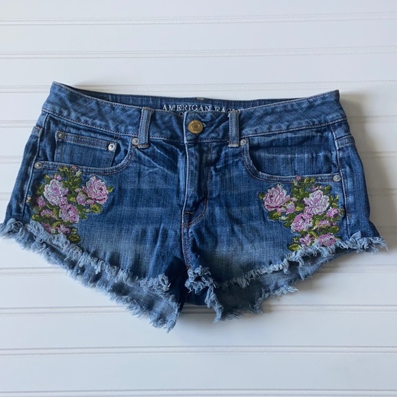 American Eagle Stretch Flower Cheeky Shorts Size 6 - Picture 1 of 4
